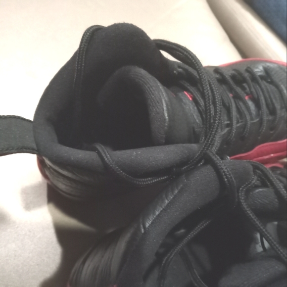 Air Jordan 12 Retro Bred (Flu Game) Athletic shoes/Sneakers - Picture 4 of 14